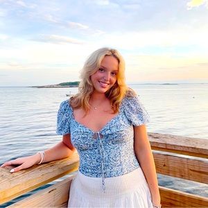 Meet your Posher, Chloe